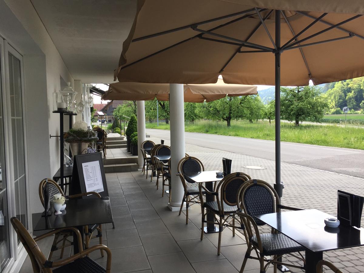 Landcafe Mit Mini Hotel Burgdorf Exterior foto